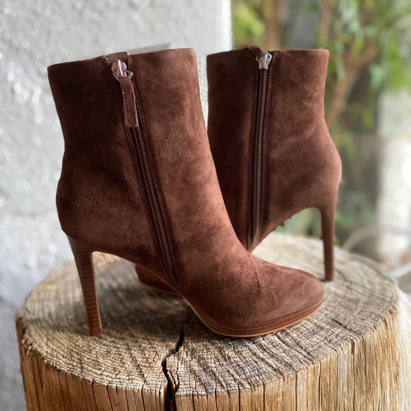 Querida booties by Nine West - Picture 2 of 8